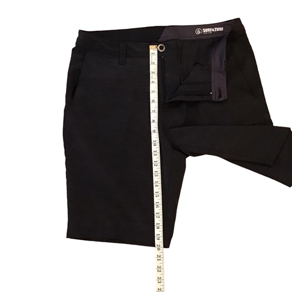 Volcom mens shorts. Size 34. - Picture 9 of 9